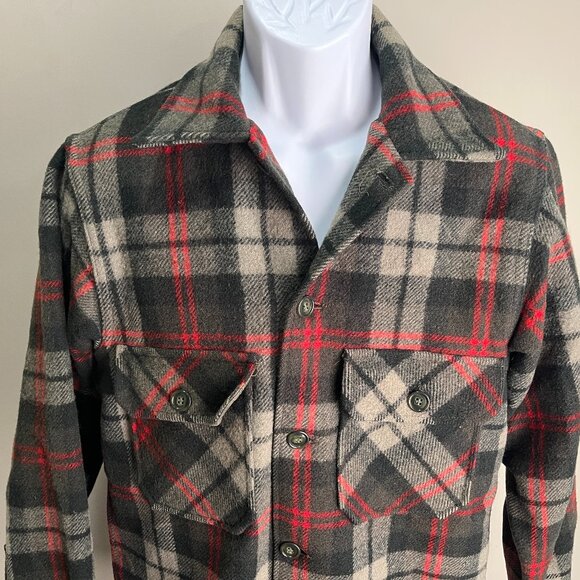 Vintage 60s 70s Woolrich Men's green and red plaid wool Flannel Jacket 40 M - Picture 1 of 5